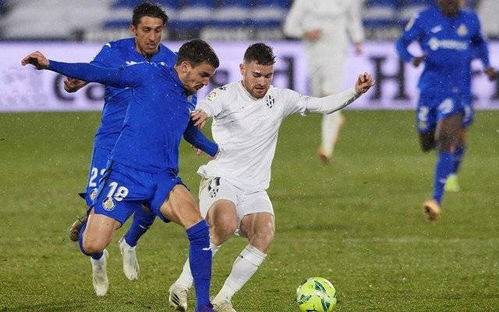 一场瞩目对 一场瞩目对